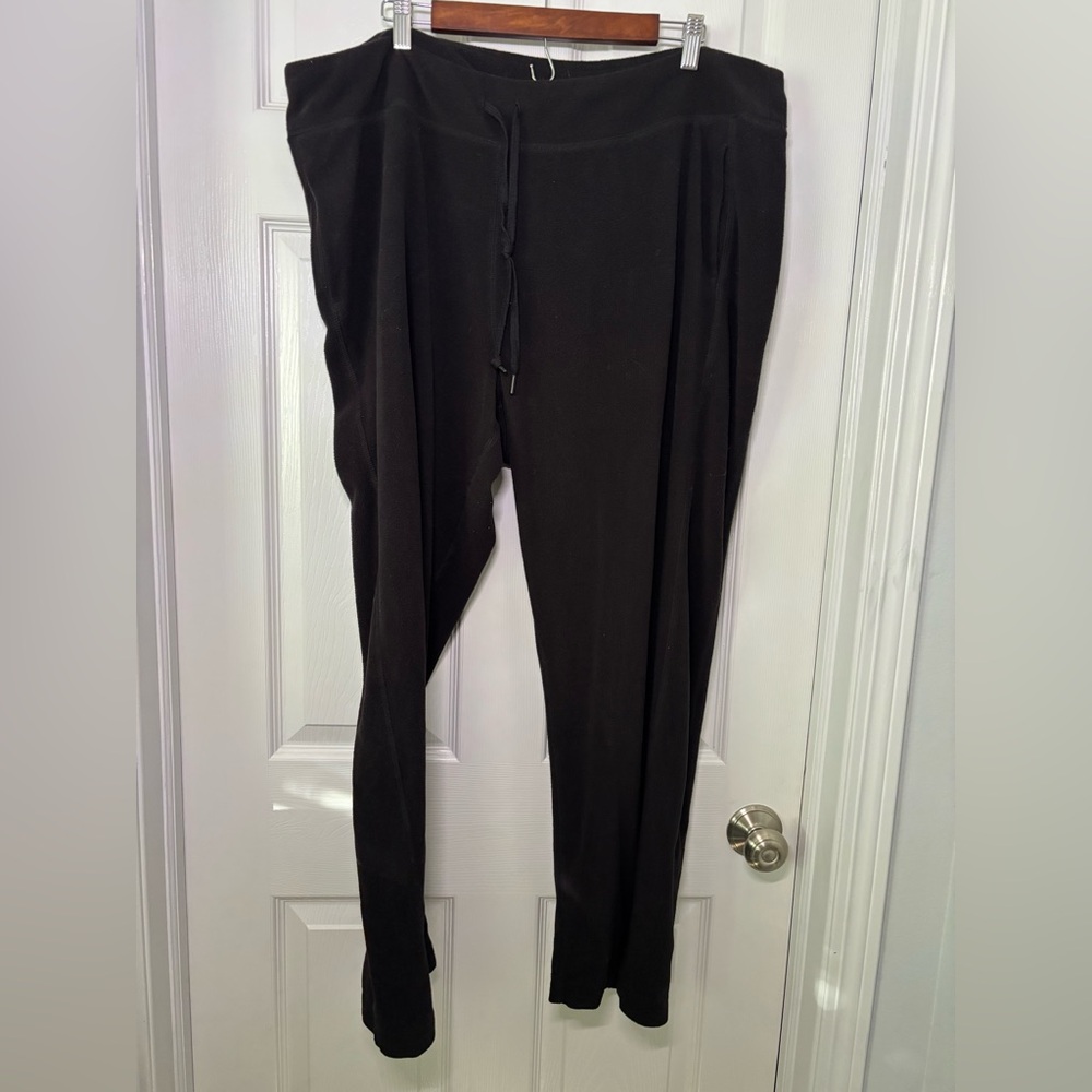 Tek Gear women’s Black fleece pants